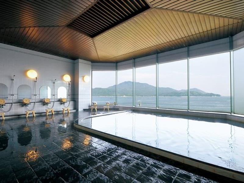 Miyahama Grand Hotel Hatsukaichi Exterior foto
